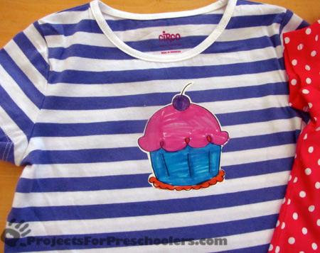 How to make your own cute cupcake tshirt