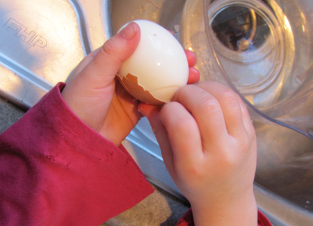 peeling hard boiled eggs