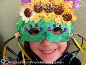 Mardi Gras mask in green