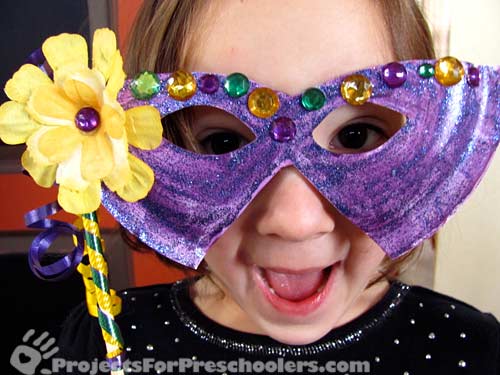 Mardi Gras Mask from a paper plate