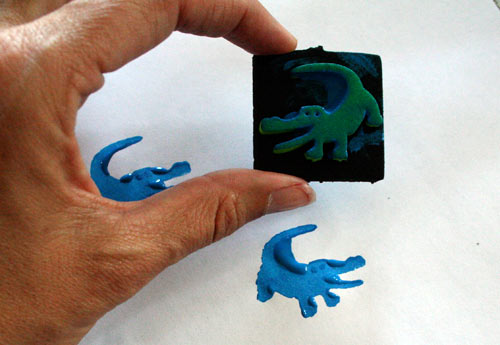 Use craft paints and stamps to decorate your frame Use craft paints and stamps to decorate your frame