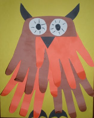 Fall owl handprint craft from EasyPreschoolCraft.blogspot.com