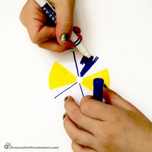 Color the top of a spinning top and see the colors combine
